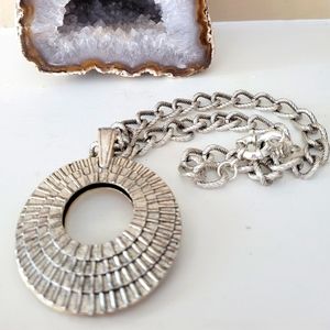 Retired premier designs pendant with chunky chain